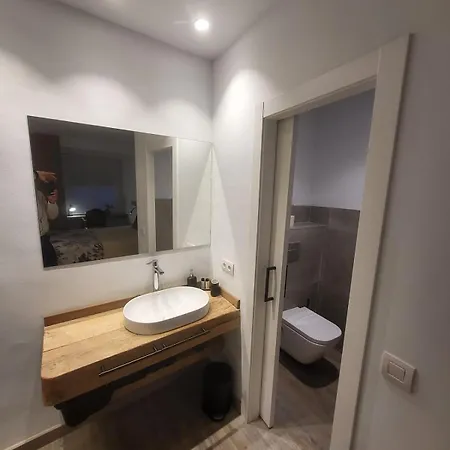 דירה 2 Bedroom With Terrace