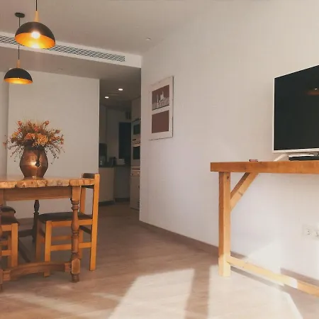 דירה 2 Bedroom With Terrace